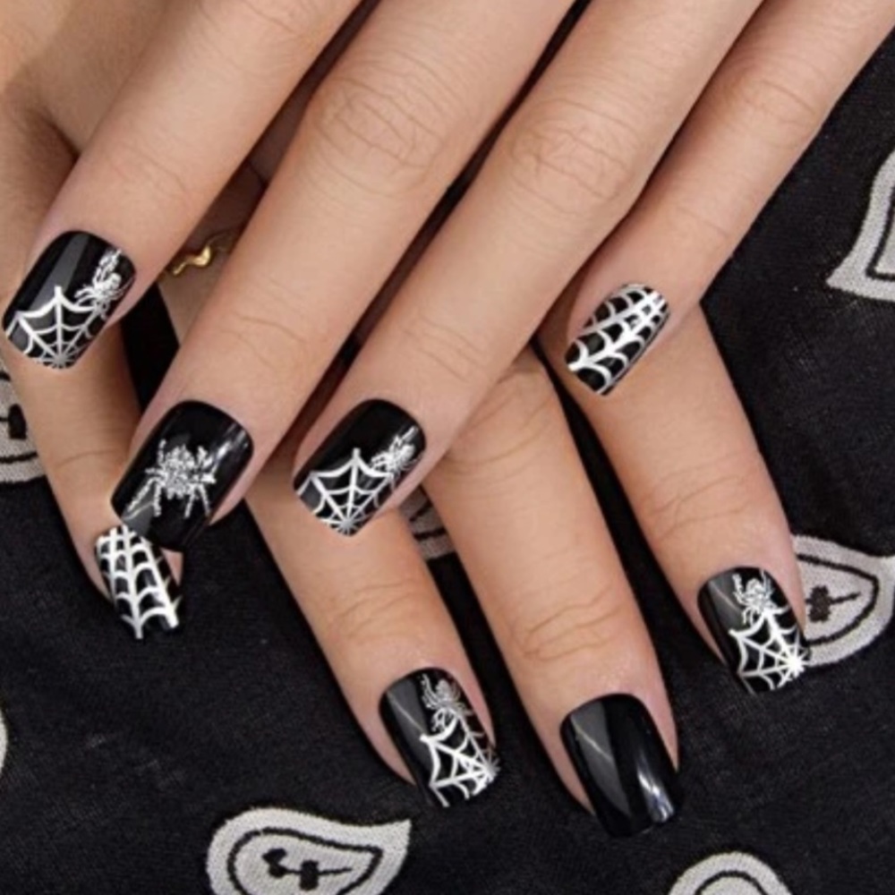 2/16 Glitter Sliver Spiderwebs